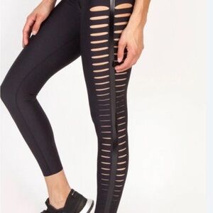 NWT, Ultracor silk slash leggings, NAVY with BLACK stripe, size SMALL